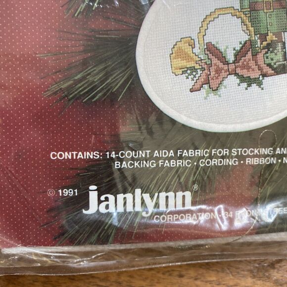 1991 JANLYNN Toys of Yesteryear Christmas Stocking Counted Cross Stitch Kit NEW - Picture 5 of 8